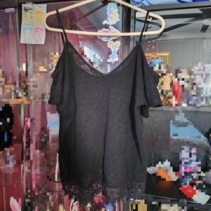 Streetwear Society Black Cold-Shoulder V-neck Lace Trim Shirt Sleeve Shirt